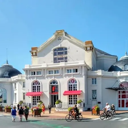 Appartement Lumineux Au Coeur De Cabourg Exterior photo