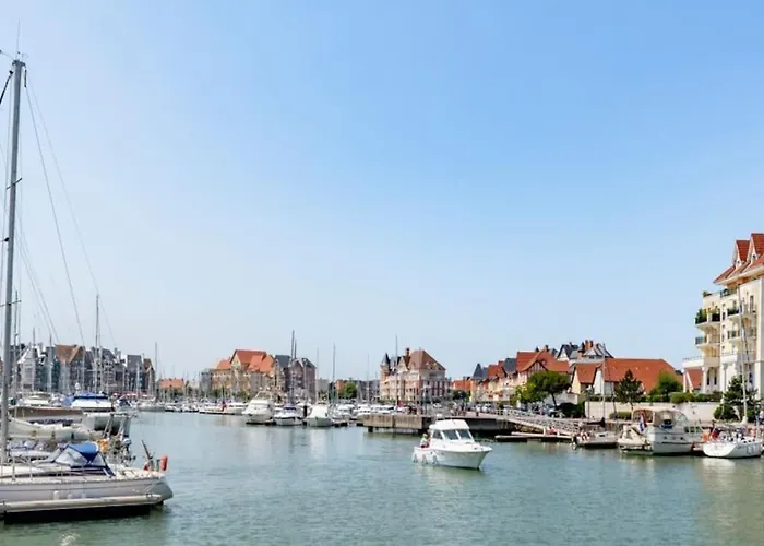 Appartement Lumineux Au Coeur De Cabourg