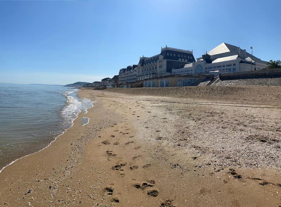 Apartment Lumineux Au Coeur De Cabourg
