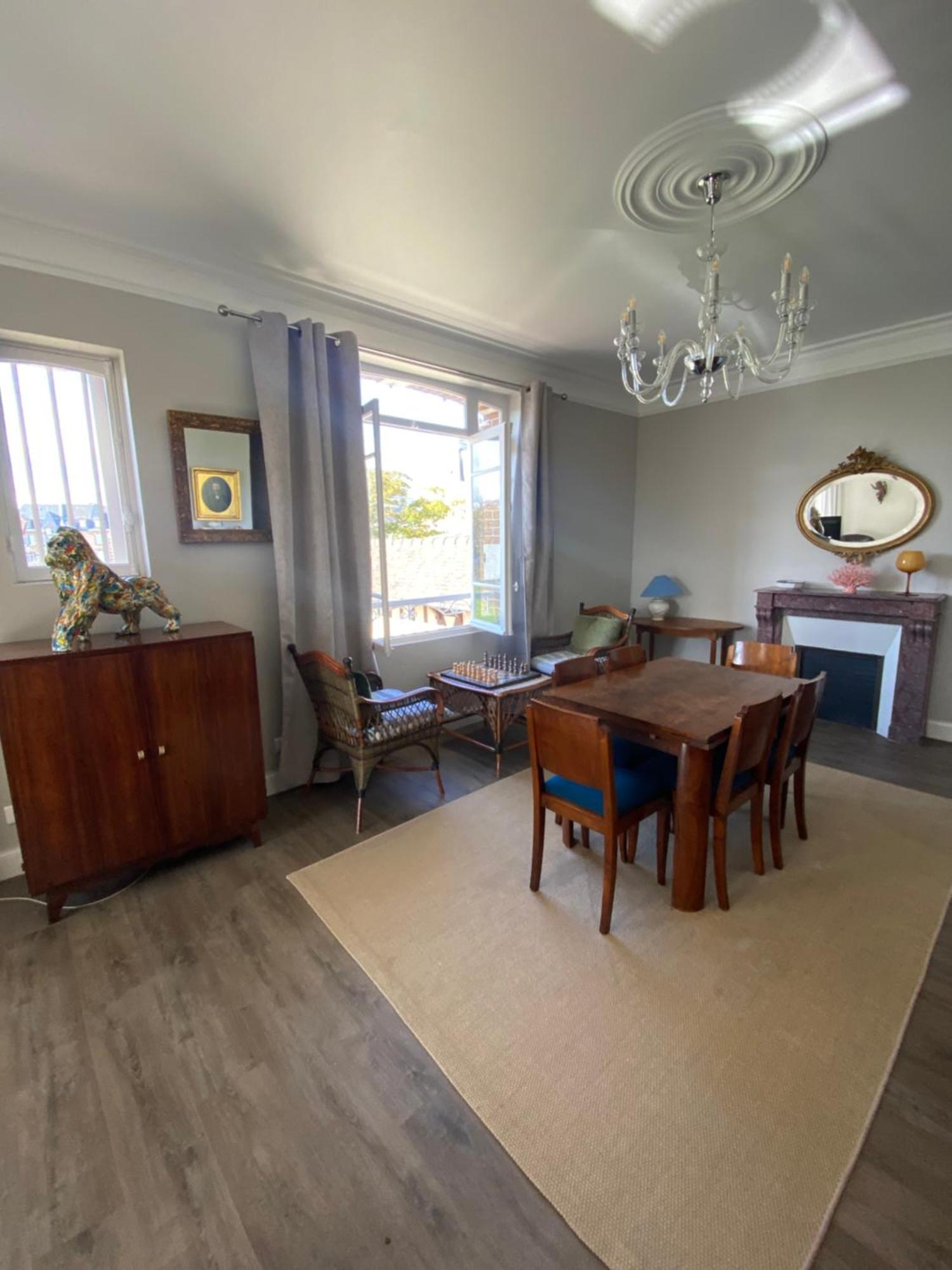 Apartment Lumineux Au Coeur De Cabourg